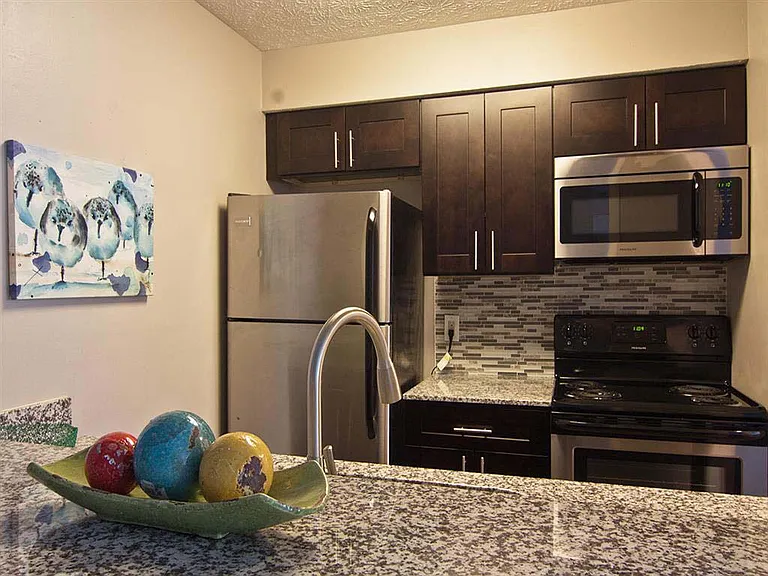 Camelot East Apartments — Photo 2