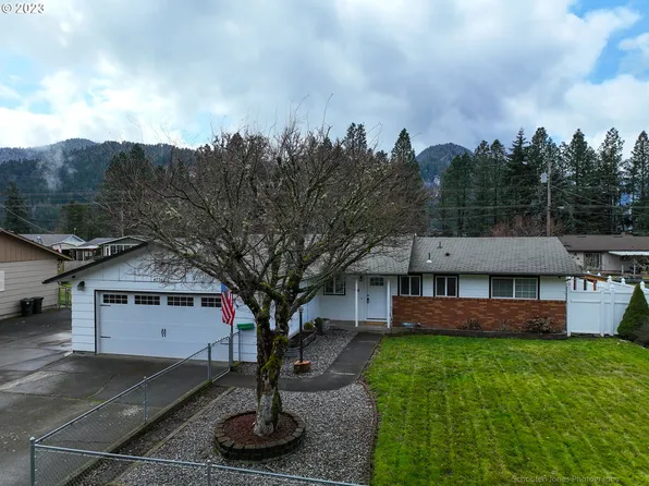 47742 W 1st St, Oakridge, OR 97463