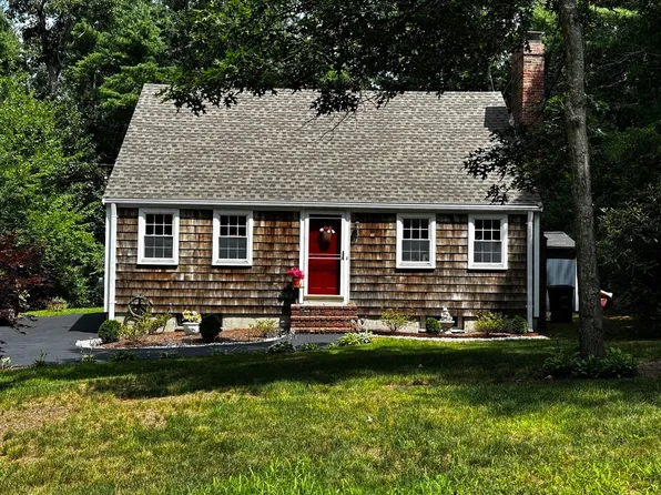 440 Plymouth St, Pembroke, MA 02359