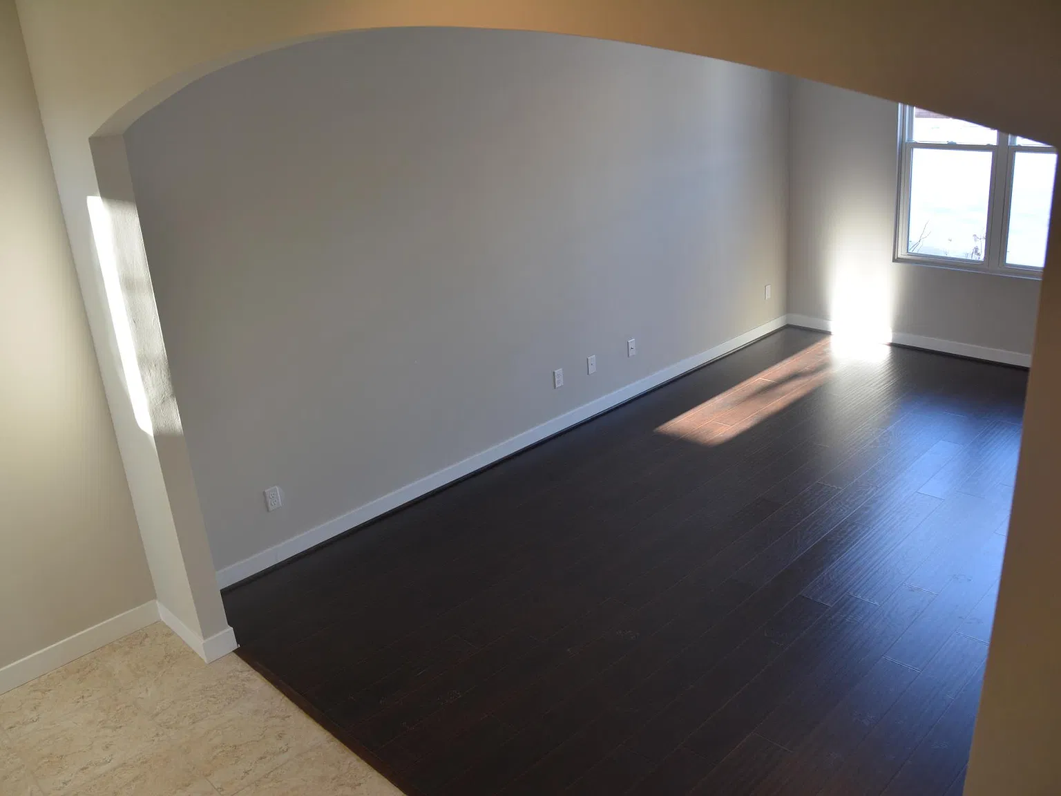 3 bed, 2.5 bath, 1885 sqft, $2,400 — Photo 3