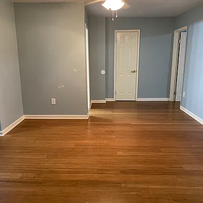 Rented by Project Queens LLC | media 12