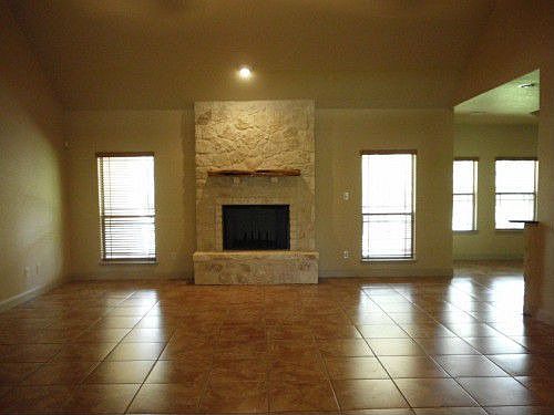 5th image of 446 Rosewood Dr