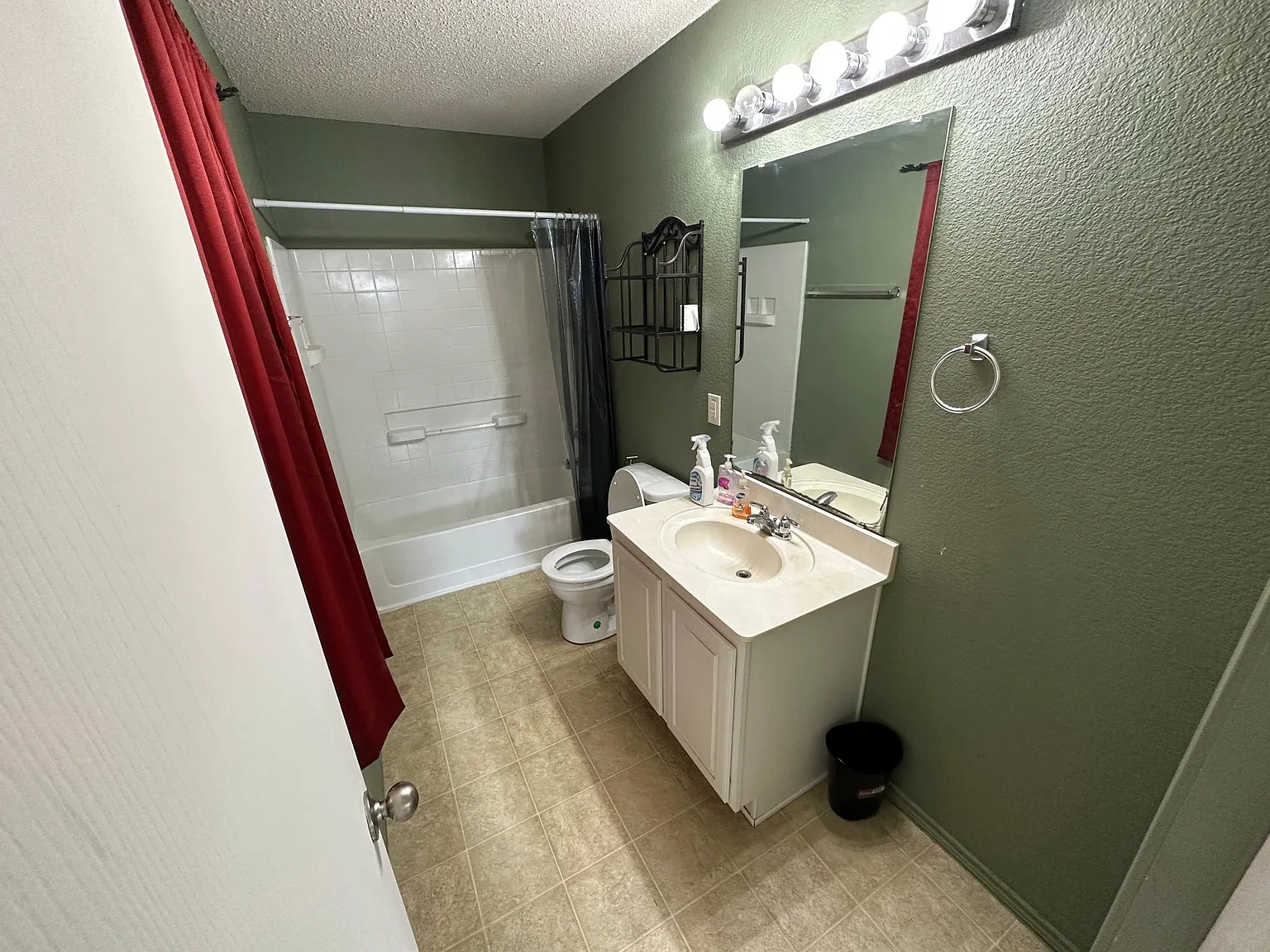 3 bed, 1520 sqft, $1,800 — Photo 4