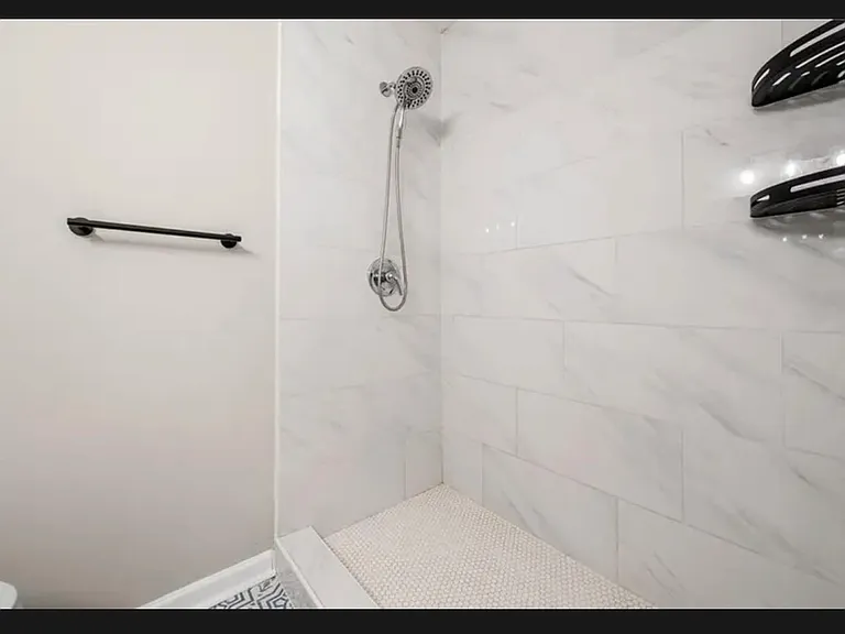 3854 Meadow Creek Dr — Photo 14