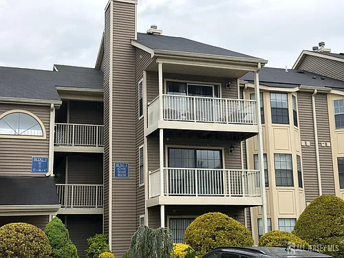 60 Lear Ct Photo 1