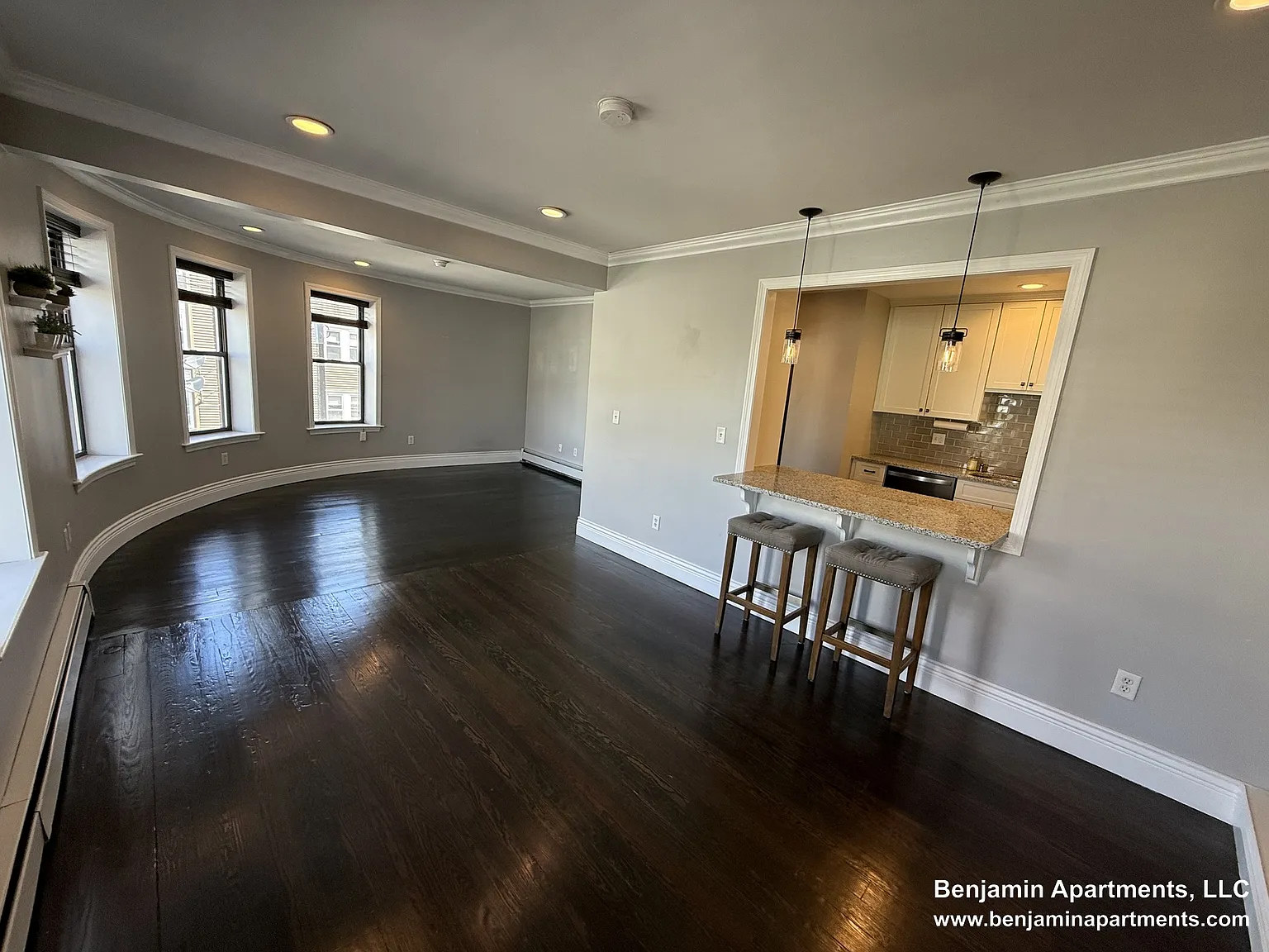 3 bed, 1.0 bath, $3,200 — Photo 2