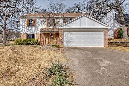 2nd image of 501 Wild Oak Ln