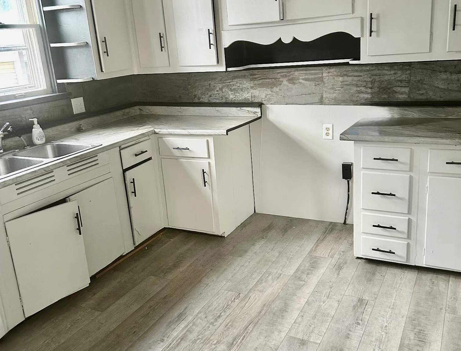 3 bed, 1.5 bath, 1360 sqft, $1,200 — Photo 3