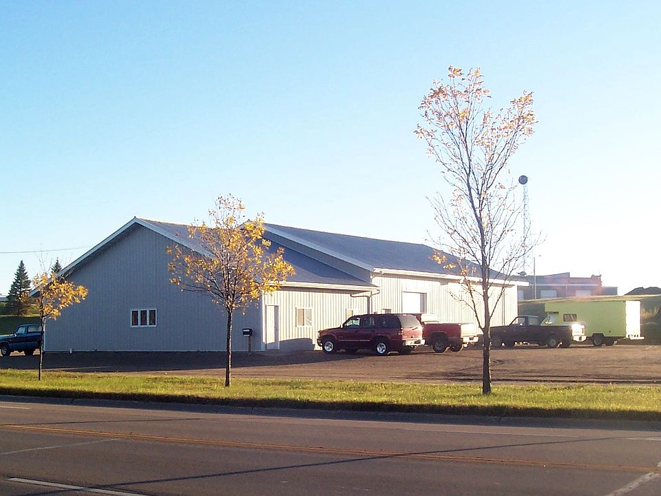 1st image of 122 College Drive North