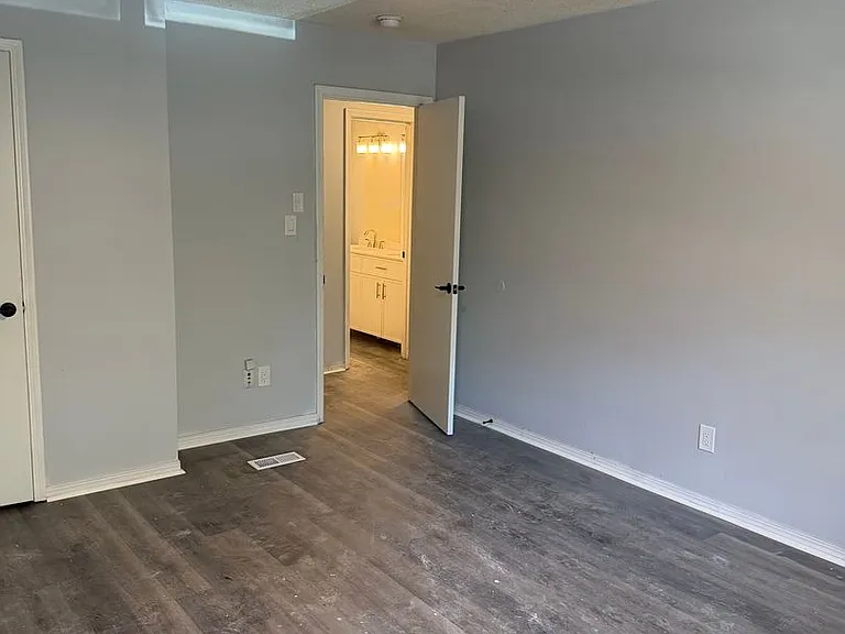 2511 Old Bainbridge Rd E — Photo 16