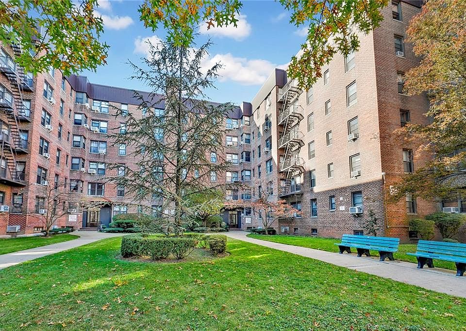 1st image of 2260 Burnett St APT 2A