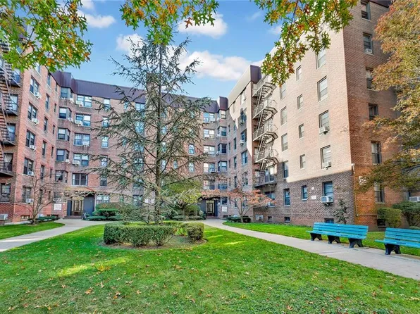 2260 Burnett St APT 2A, Brooklyn, NY 11229