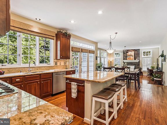 4th image of 4412 Winding Oak Dr