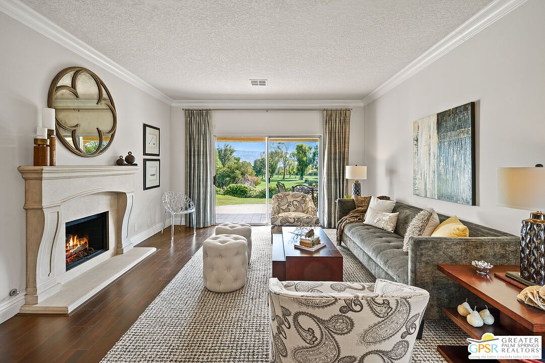 270 Desert Falls Dr E