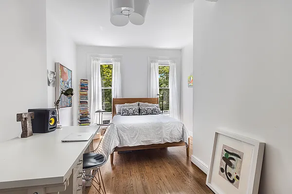 Rented by SERHANT. | media 17