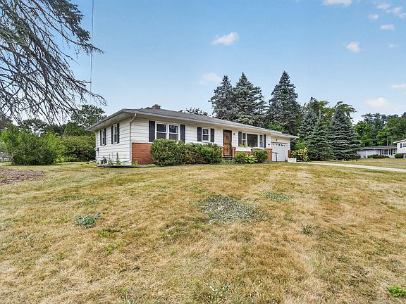 3rd image of 708 Greenridge Rd