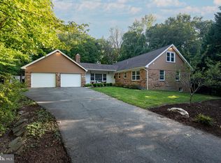 5113 Colebrook Pl, Alexandria, VA 22312