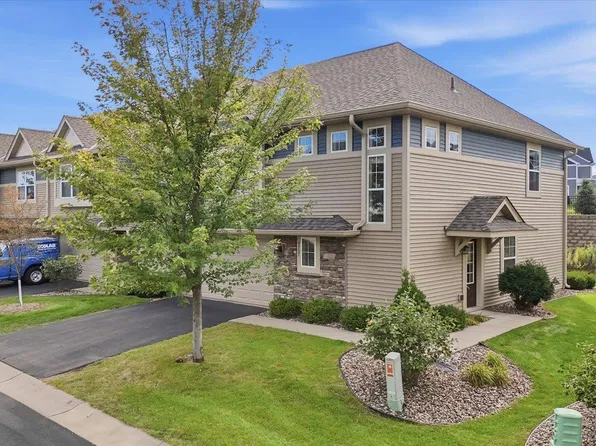 9757 5th Street Ln N, Lake Elmo, MN 55042