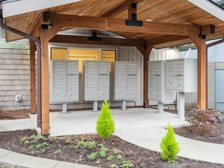 COURTYARD APTS-MUKILTEO — Photo 10