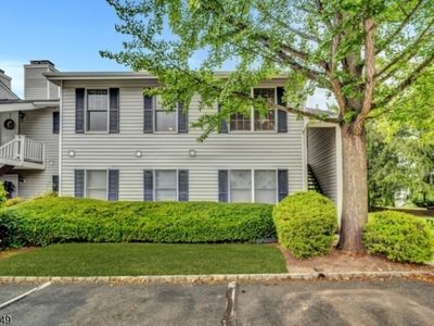 262 Kingbird Ct, Three Bridges, NJ, 08887