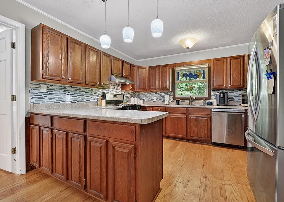 1st image of 47 Harris Dr