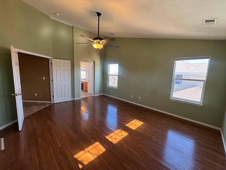 1355 E 100th Ln — Photo 7