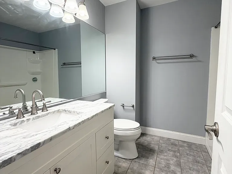 345 Gregory St — Photo 16