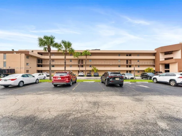 702 NW 87th Ave APT 205, Miami, FL 33172