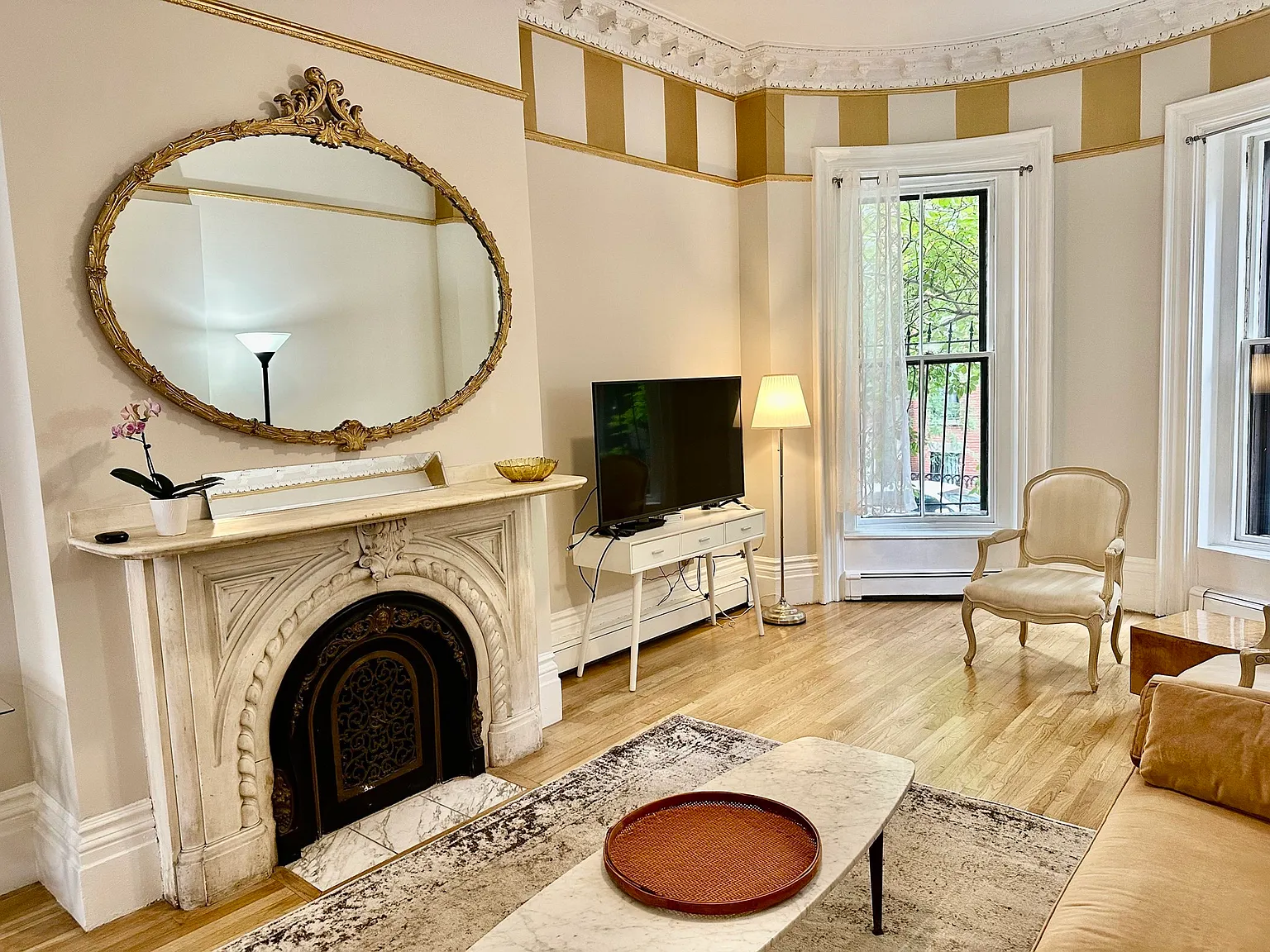 1 bed, 1.0 bath, 900 sqft, $4,600 — Photo 2