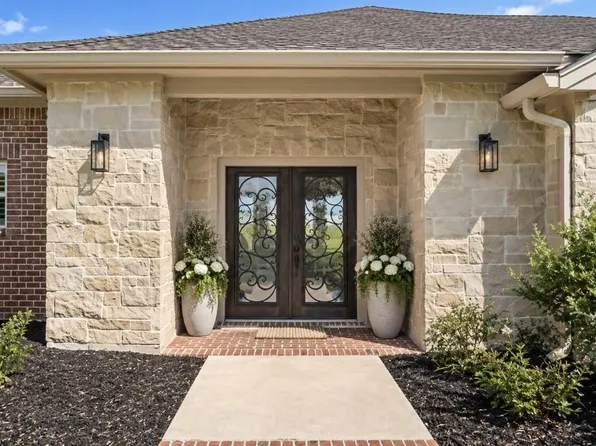 135 Wellspring Blvd, Victoria, TX 77904