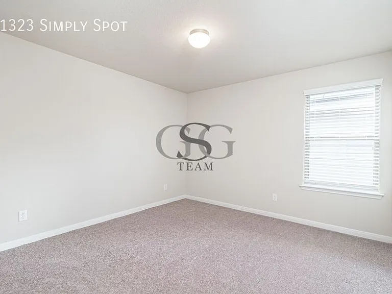 11323 Simply Spot — Photo 11