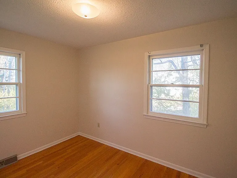 1207 White Oak Ln — Photo 20