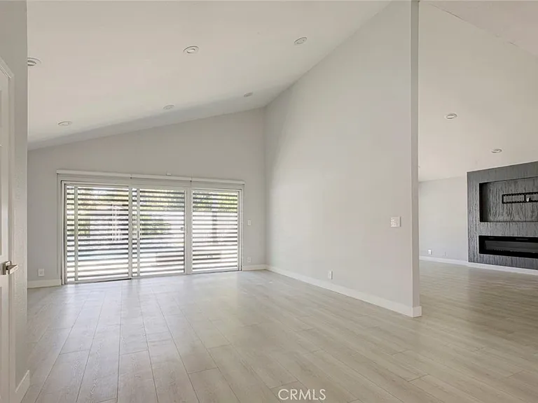 9450 Tampa Ave — Photo 15
