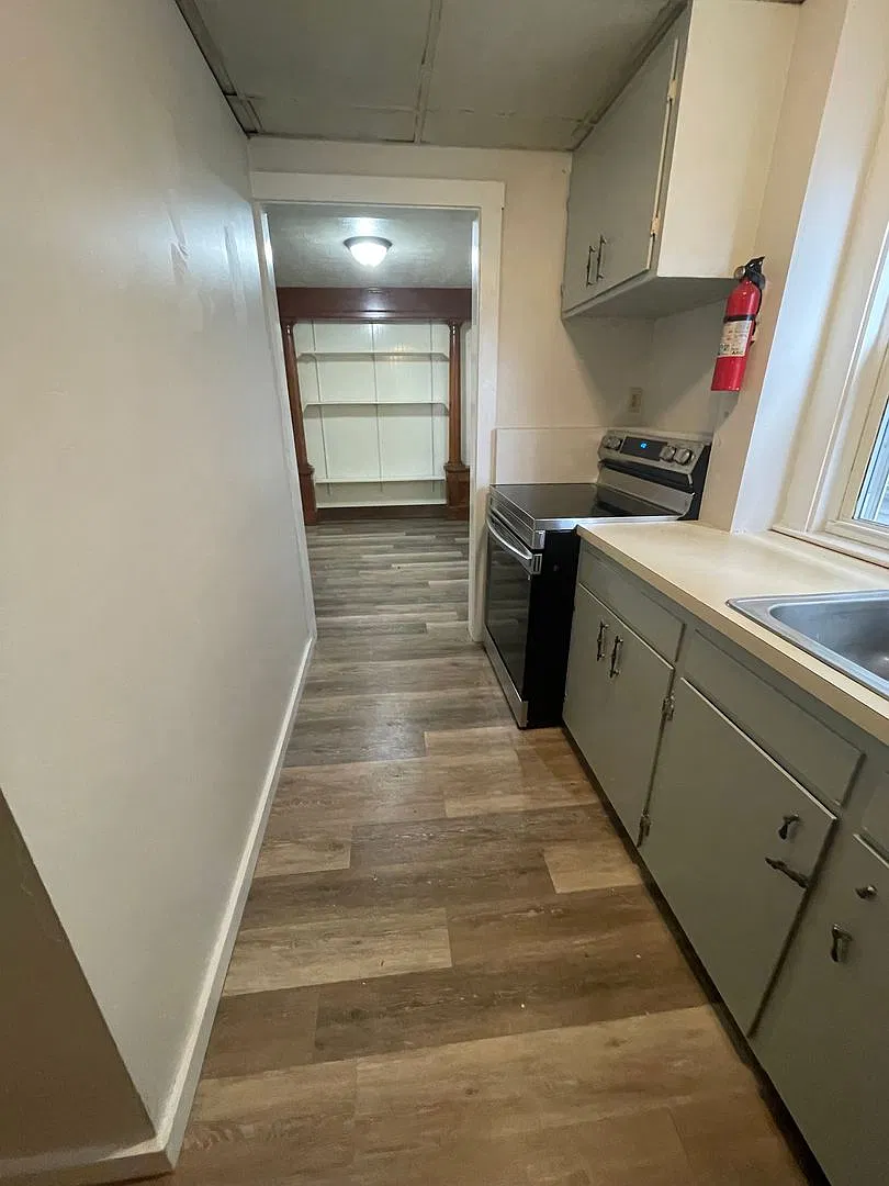 1br/1ba, Wd Hookups, Updated, New Flooring And Parking! — Photo 4