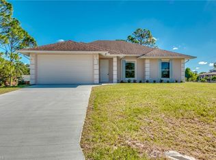 200 Felix Ave N, Lehigh Acres, FL 33971