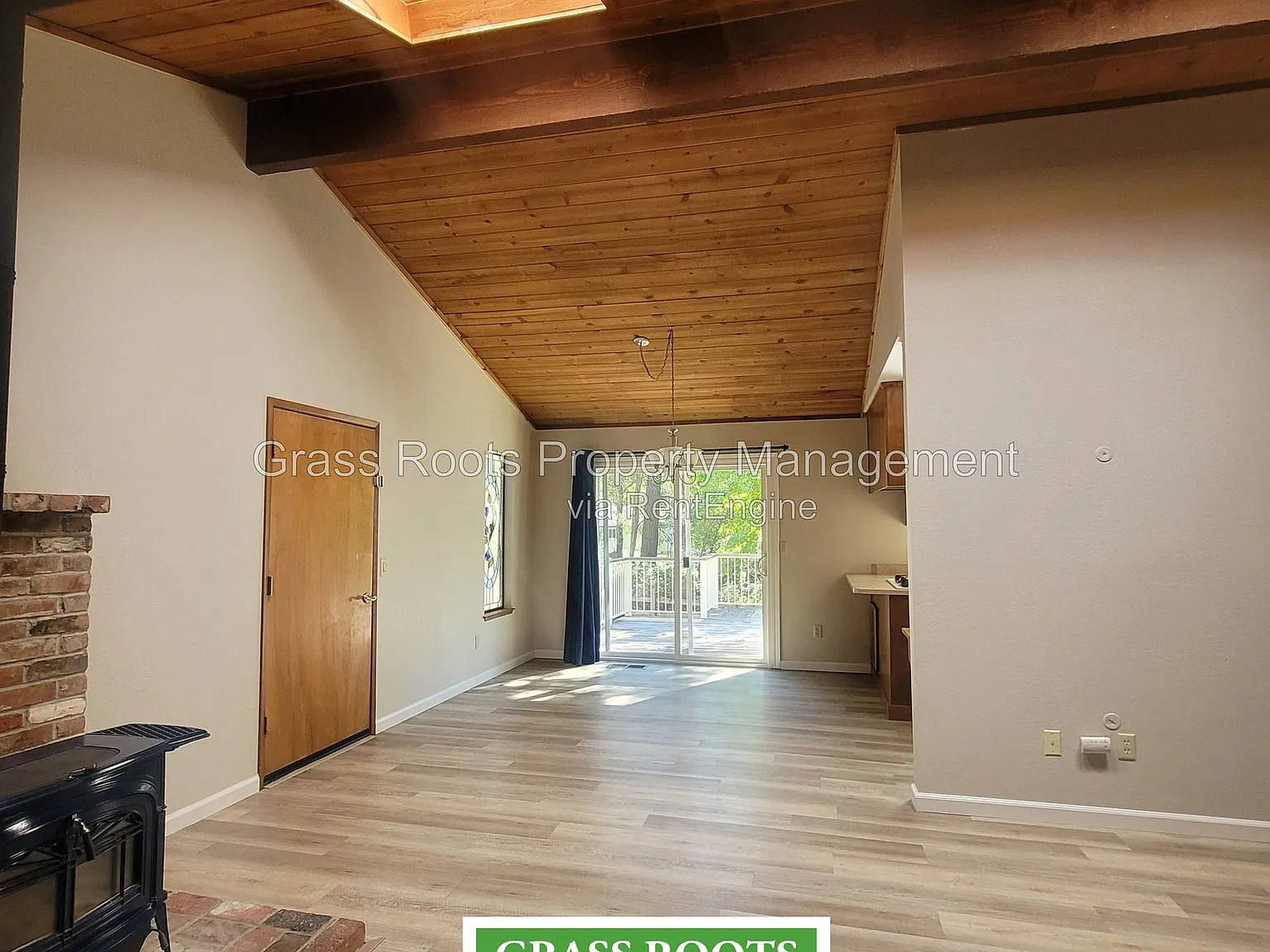 3 bed, 2.0 bath, 1310 sqft, $2,375 — Photo 4