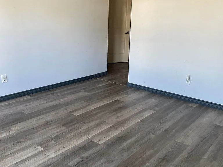 710 E Arkansas Ave — Photo 3
