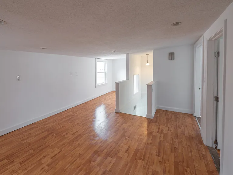92 Pearl St #2 — Photo 7