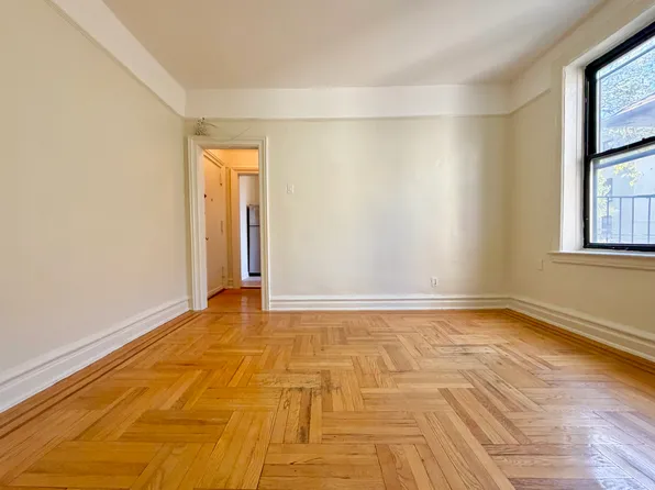 45 Bay 28 St #2R, Brooklyn, NY 11214