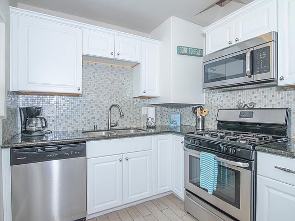 5th image of 1470 Pescadero Dr