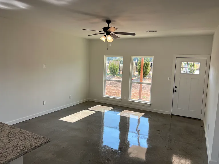 2218 J E Woody Rd — Photo 3