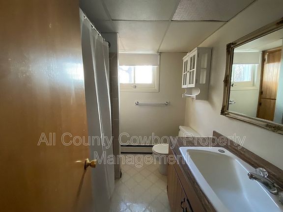 5th image of 414 S 13th St APT A