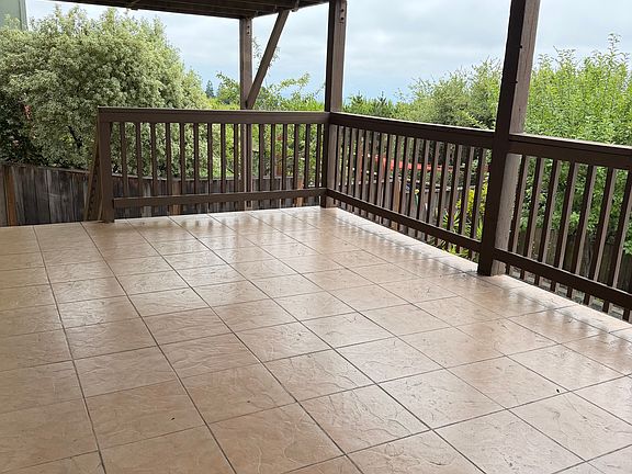 4th image of 389 Crestmont Dr #B