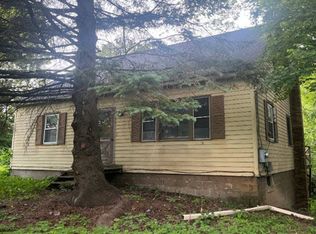 2 Cambridge Rd, Westford, VT 05494