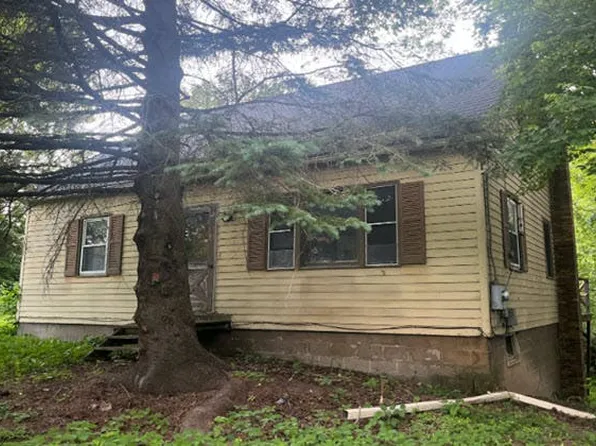 2 Cambridge Rd, Westford, VT 05494