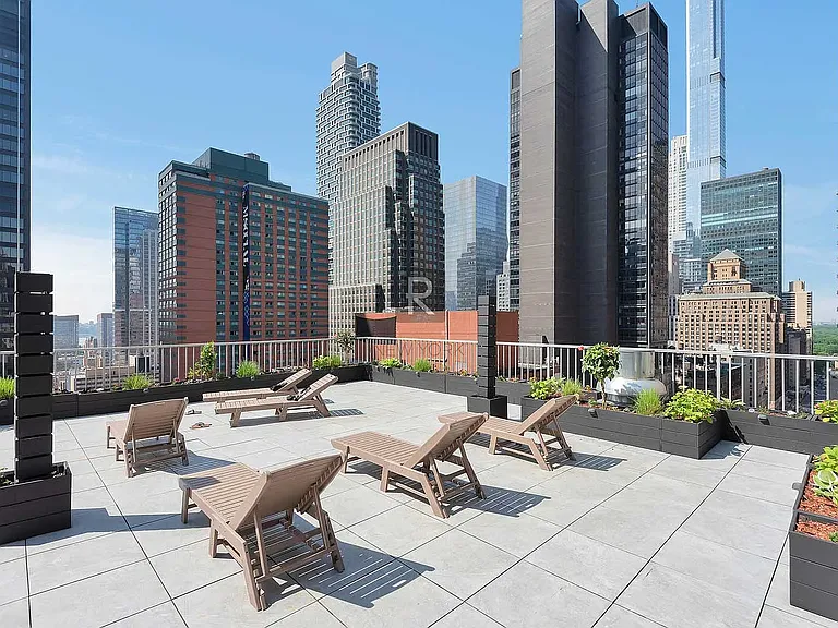 150 W 51st St #1527 — Photo 7