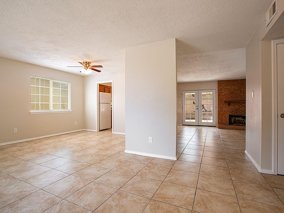 4th image of 713 Cesars Palace Dr NW