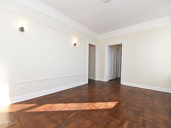 5th image of 3420 32nd St APT 6E