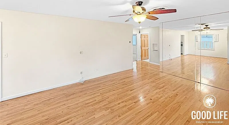 2 bed, 2.0 bath, 1221 sqft, $4,500 — Photo 3
