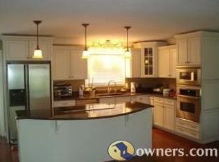 2092 Memorial Dr, Clarksville, TN 37043